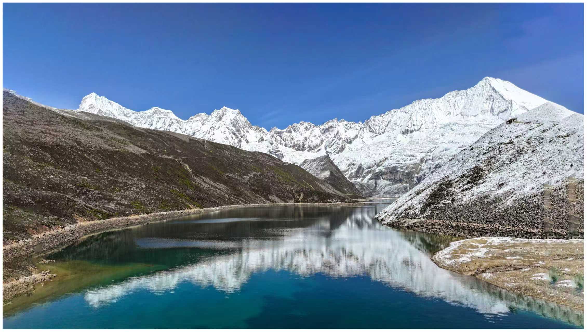 天镜：雪岭与蓝湖