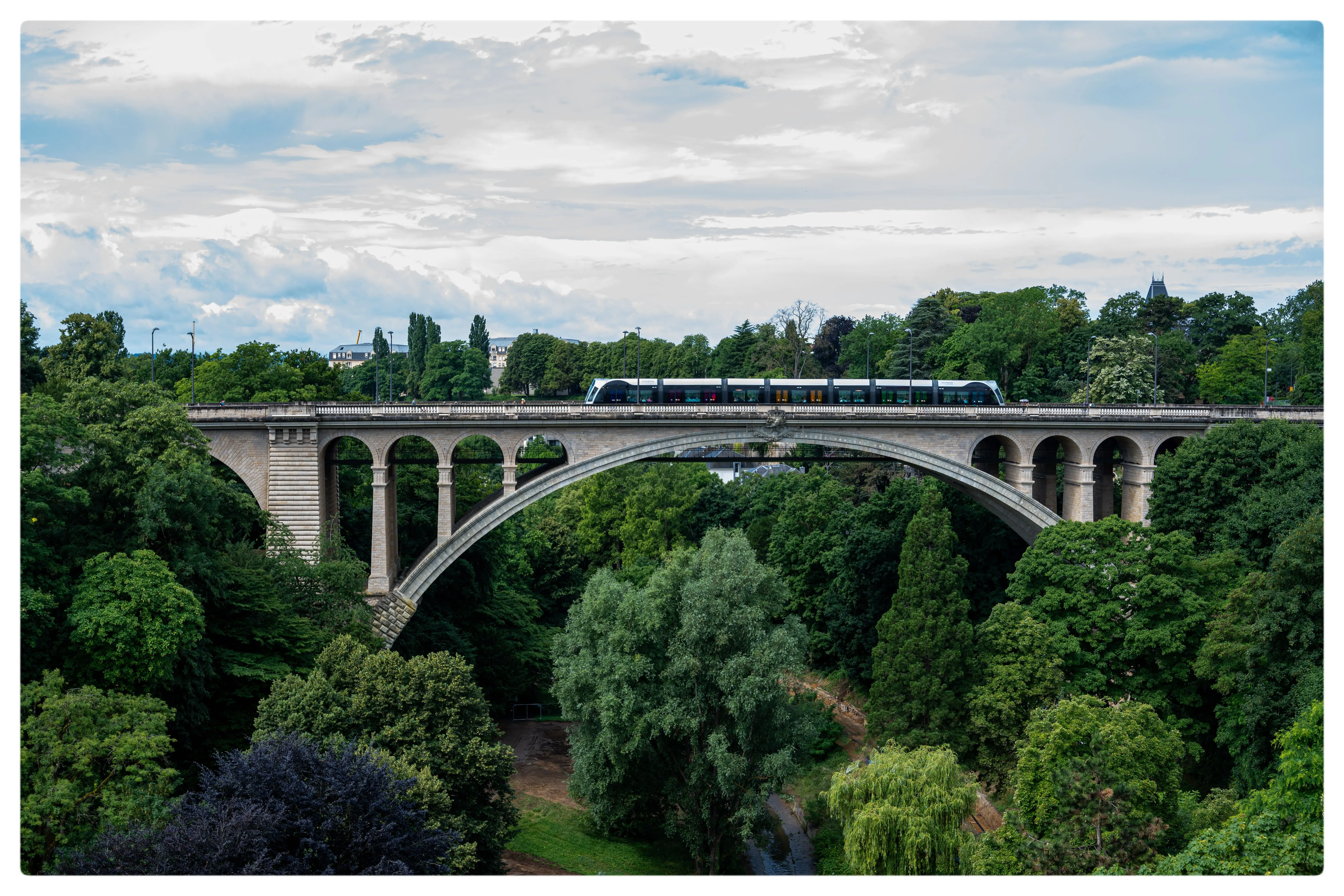 卢森堡阿道夫大桥